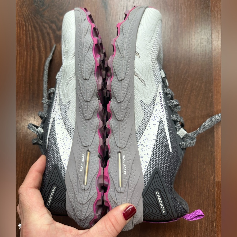 Brooks Cascadia 17 Women's Size 9.5 B Running Shoes Gray - Picture 9 of 10